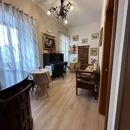 Palazzo Sassatelli Alojamento de Acomodação e Pequeno-almoço Cascia